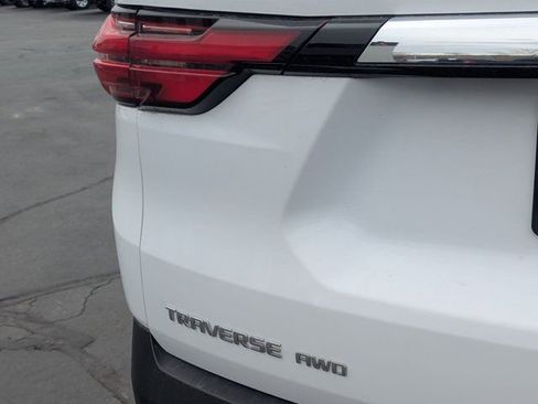 Used 2022 Chevrolet Traverse LT image 4