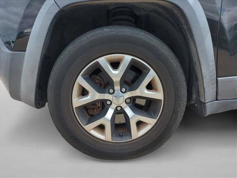 Used 2016 Jeep Cherokee Trailhawk w/ Comfort/Convenience Group image 18