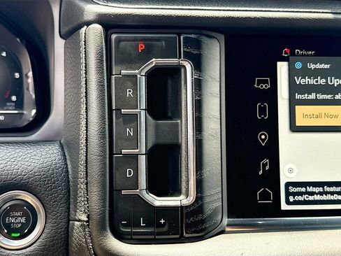 Used 2024 GMC Yukon Denali RWD image 30