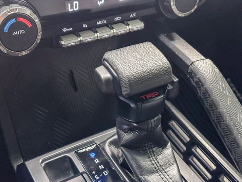 Certified 2025 Toyota Tacoma TRD Off-Road image 25