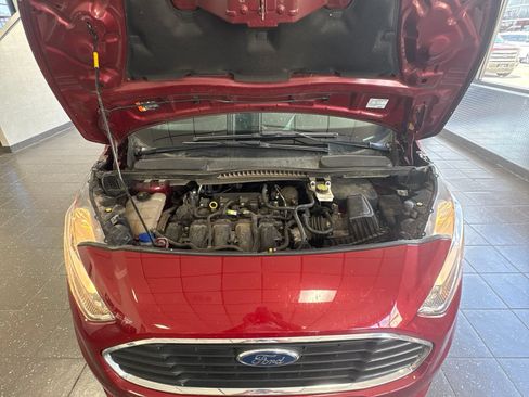 Used 2019 Ford Transit Connect XLT FWD image 11