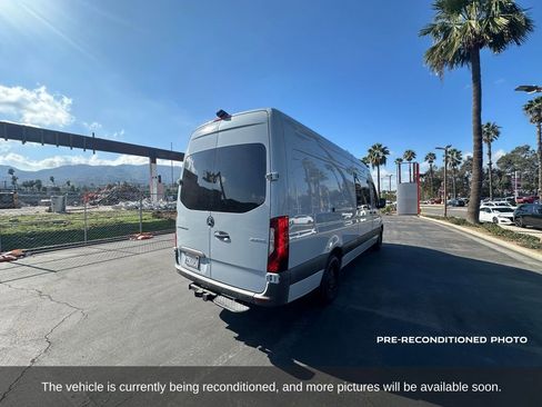 Used 2021 Mercedes-Benz Sprinter 2500 image 6
