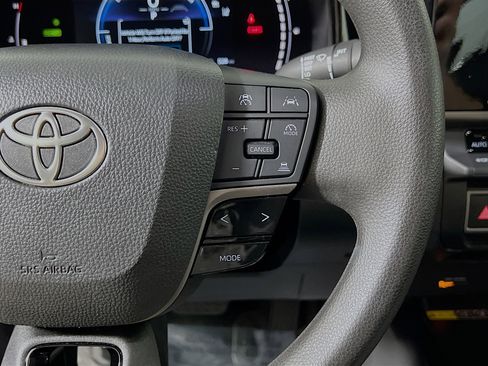 Used 2025 Toyota Camry LE image 20