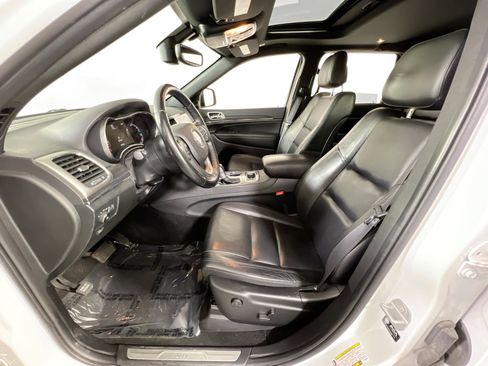 Used 2022 Jeep Grand Cherokee Limited image 20