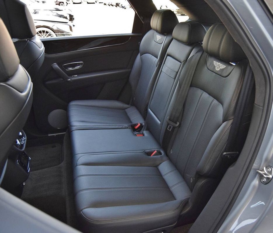 Used 2019 Bentley Bentayga AWD/4WD image 39