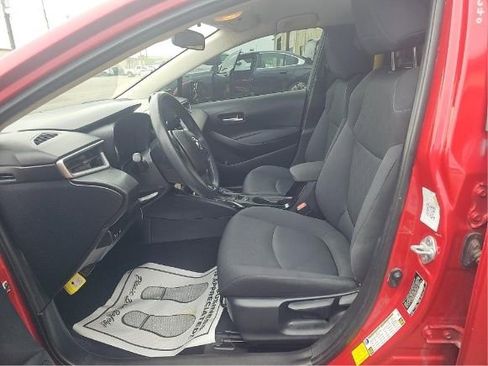 Used 2021 Toyota Corolla LE FWD image 4