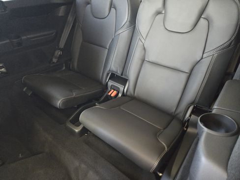 Used 2025 Volvo XC90 B6 Ultra w/ Protection Package Premier image 40