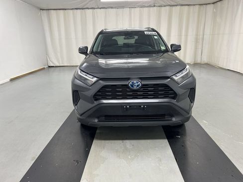 Used 2024 Toyota RAV4 LE AWD/4WD image 3