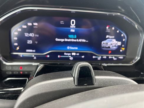 Used 2025 Chevrolet Silverado 1500 High Country image 16