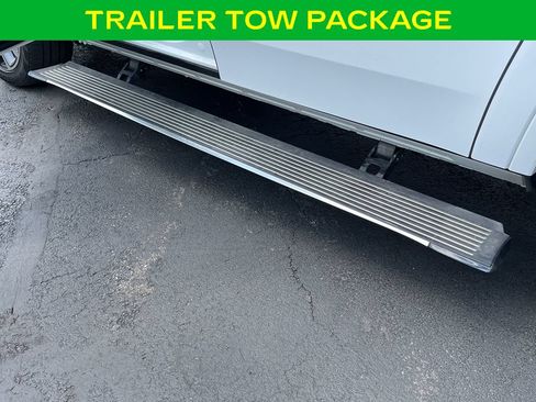 Used 2024 Jeep Grand Wagoneer L Series III w/ Rear Seat Video Group 1 AWD/4WD image 13