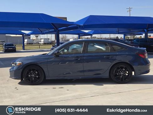 Used 2025 Honda Civic Sport image 4