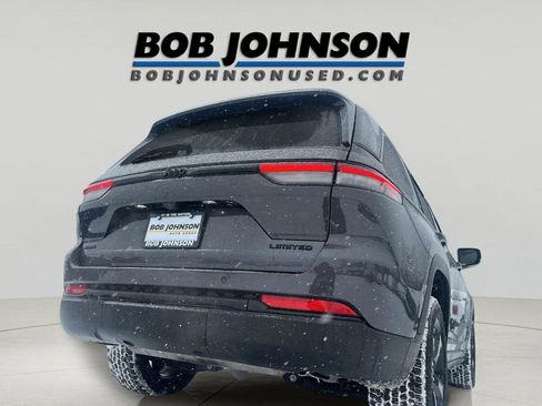 Used 2024 Jeep Grand Cherokee Limited w/ Black Appearance Package image 3