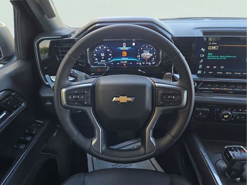 Used 2023 Chevrolet Silverado 1500 LTZ AWD/4WD image 18