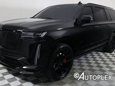 Used 2024 Cadillac Escalade ESV V w/ LPO, Floor Liner Package image 9