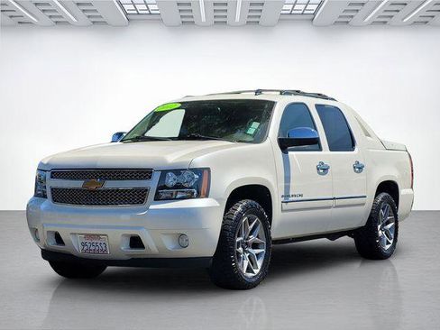Used 2012 Chevrolet Avalanche LTZ RWD image 8
