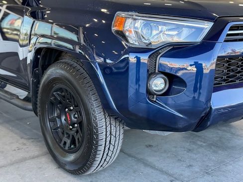 Used 2022 Toyota 4Runner SR5 Premium w/ Moonroof Package RWD image 8