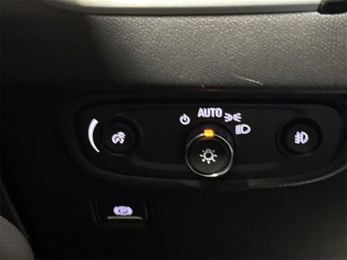 Used 2024 GMC Terrain SLT image 20