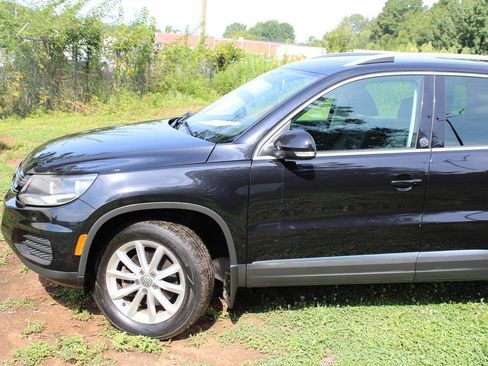 Used 2017 Volkswagen Tiguan Wolfsburg Edition AWD/4WD image 11
