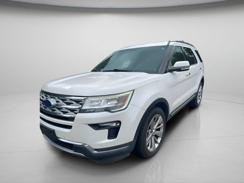 Used 2019 Ford Explorer Limited w/ Class III Trailer Tow Package AWD/4WD image 2