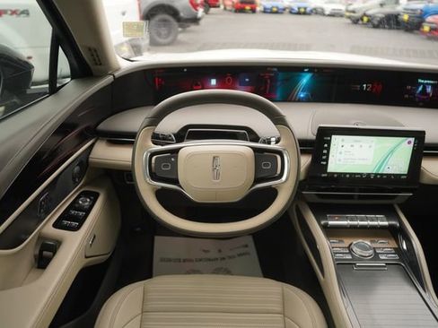 Used 2025 Lincoln Nautilus Reserve w/ Jet Appearance Package image 22