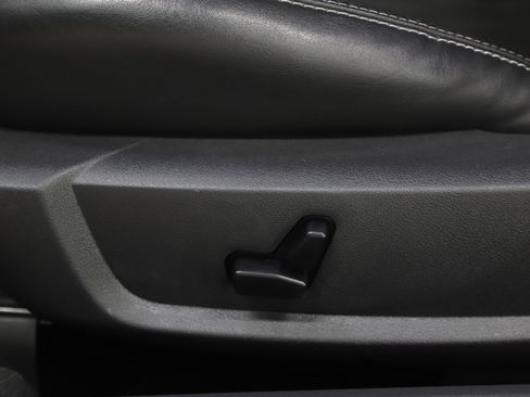 Used 2009 Dodge Challenger SRT8 w/ SRT Option Group II image 16