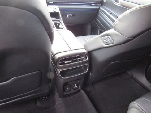 Used 2024 Genesis GV80 2.5T image 19