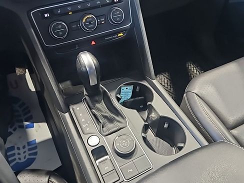 Used 2021 Volkswagen Atlas SE image 30