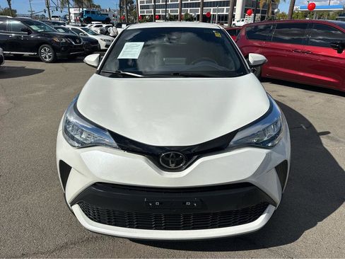 Used 2021 Toyota C-HR XLE image 2