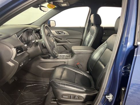 Used 2023 Chevrolet Traverse LT w/ Rear Camera Mirror Package AWD/4WD image 24
