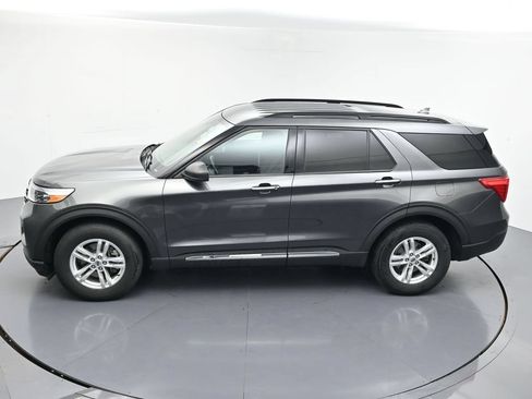 Used 2020 Ford Explorer XLT w/ Comfort Package AWD/4WD image 29