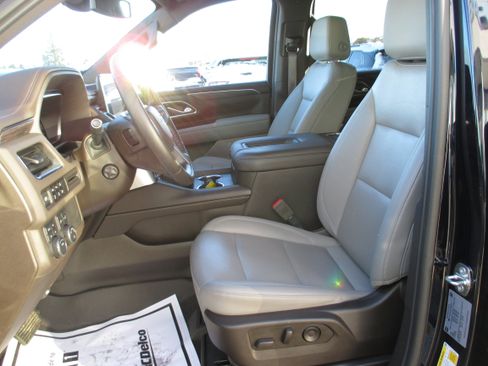 Used 2023 Chevrolet Tahoe Z71 w/ Luxury Package image 19