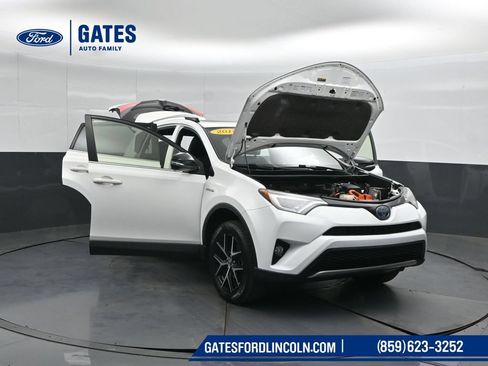 Used 2018 Toyota RAV4 SE AWD/4WD image 57