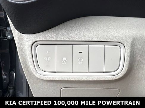 Certified 2025 Kia Soul LX FWD image 18
