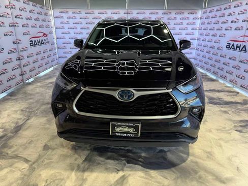 Used 2022 Toyota Highlander XLE AWD/4WD image 6