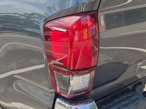 Used 2022 Toyota Tacoma SR5 RWD image 7