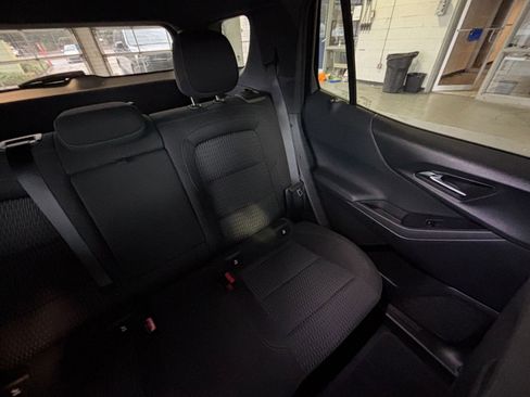 Used 2025 Chevrolet Equinox LT image 36