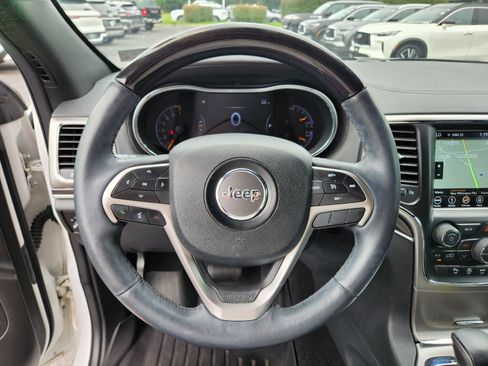 Used 2018 Jeep Grand Cherokee Overland AWD/4WD image 18