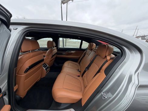 Used 2022 BMW 740i xDrive w/ M Sport Package image 20