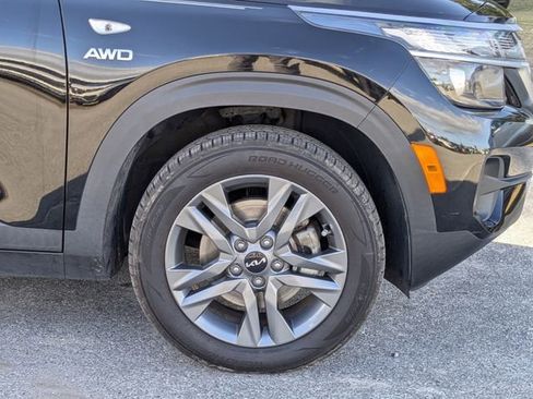 Used 2023 Kia Seltos LX image 12