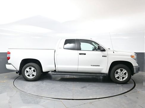 Used 2016 Toyota Tundra SR5 w/ SR5 Upgrade Package image 3