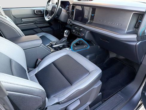 Used 2024 Ford Bronco Black Diamond image 15
