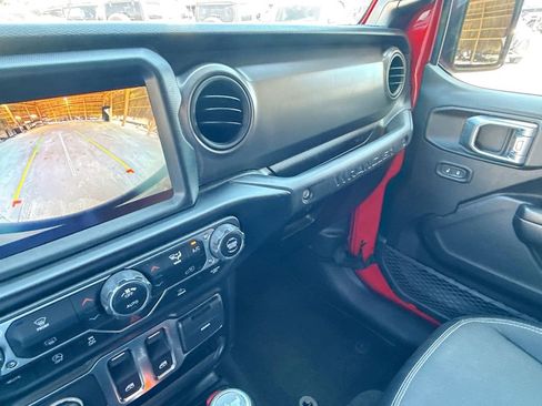 Used 2021 Jeep Wrangler Sport AWD/4WD image 22