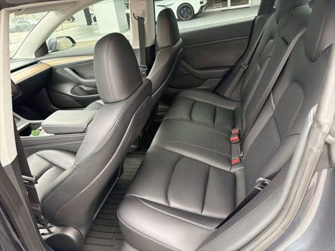 Used 2023 Tesla Model 3 Standard Range image 8