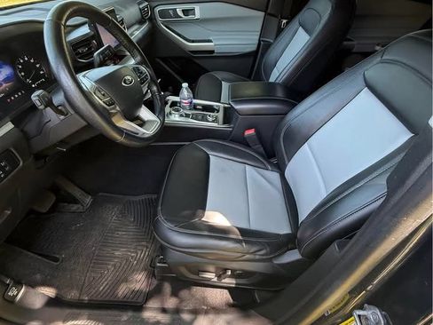 Used 2023 Ford Explorer XLT w/ Equipment Group 202A AWD/4WD image 5