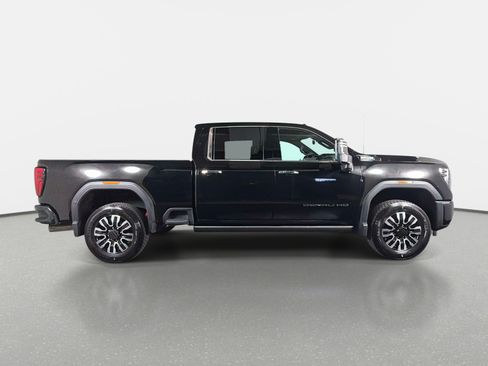 Used 2025 GMC Sierra 2500 Denali Ultimate AWD/4WD image 2