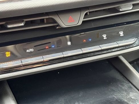 Used 2024 Buick Envision Preferred image 28