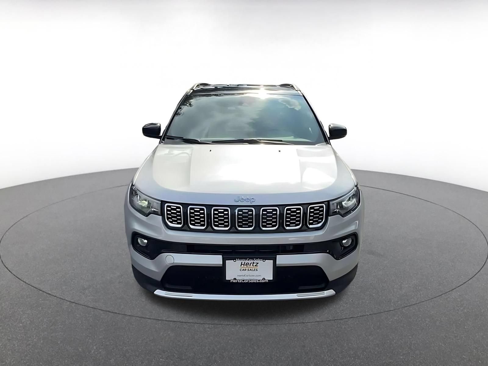 Used 2025 Jeep Compass Limited AWD/4WD image 4