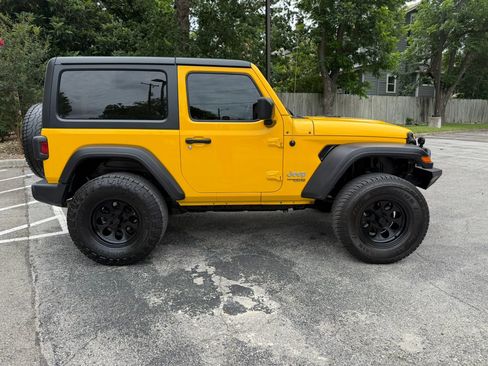 Used 2021 Jeep Wrangler Sport AWD/4WD image 4