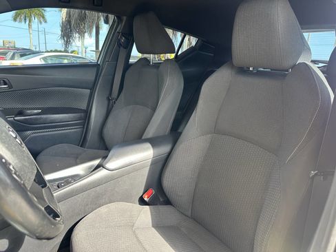 Used 2018 Toyota C-HR XLE image 11