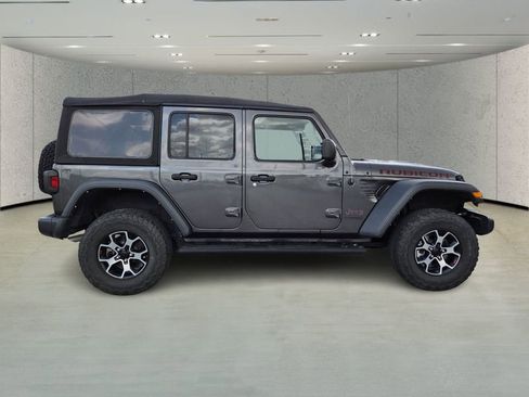 Used 2022 Jeep Wrangler Unlimited Rubicon AWD/4WD image 32